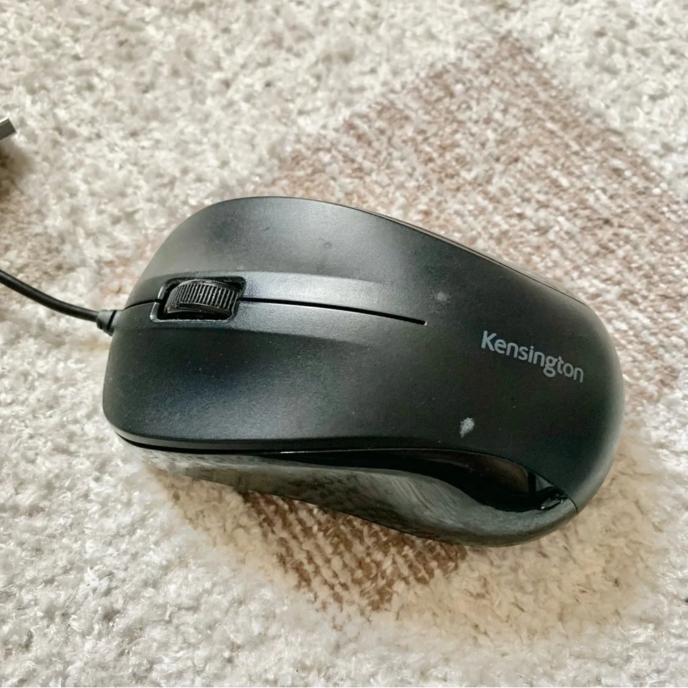 Onn Black USB Keyboard with Numbers and Kensington Black Mouse